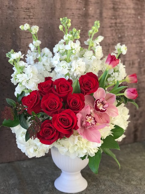 Romantic red rose arrangement